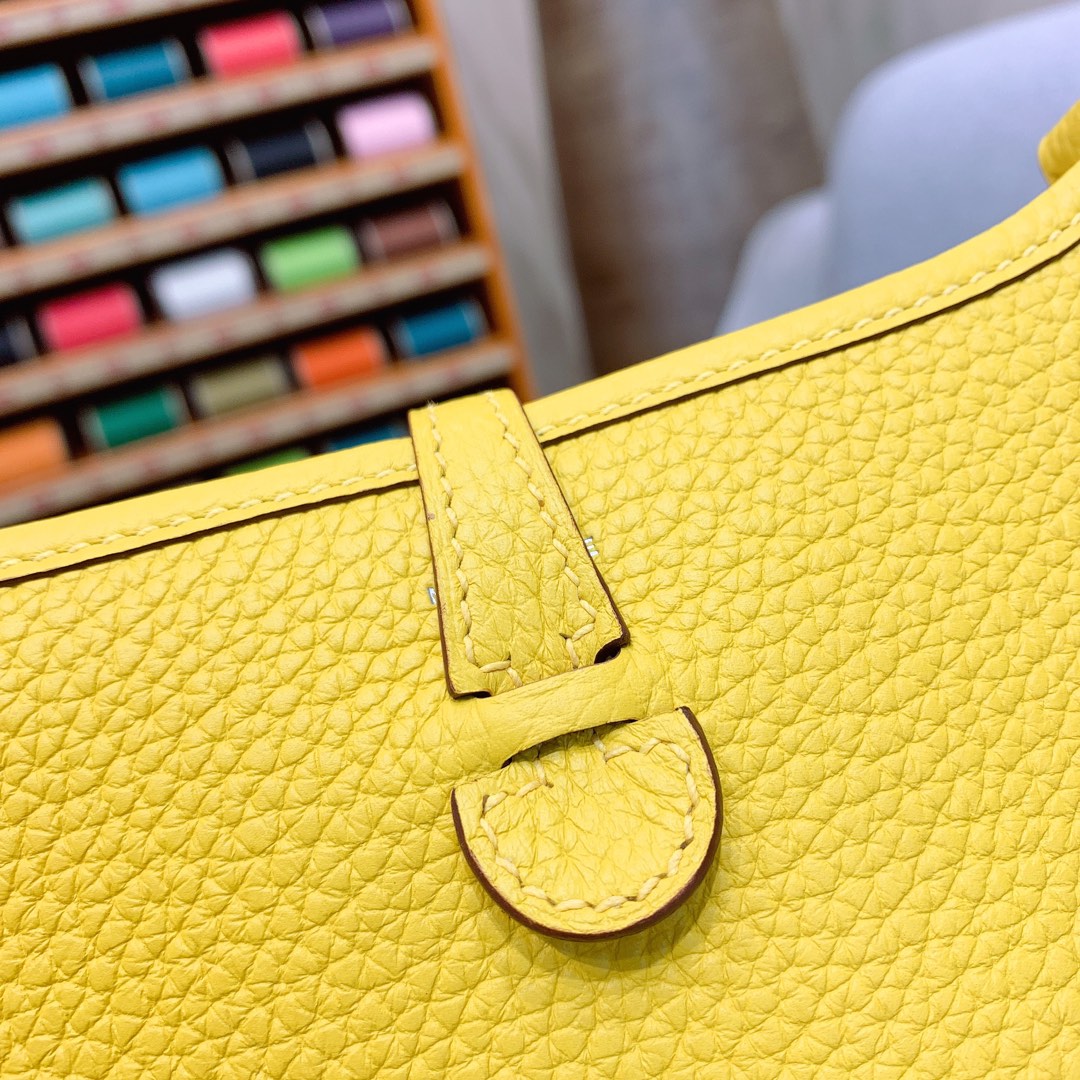 에르메스 미니 에블린16 라임 옐로우 은장 끌레망스 가죽